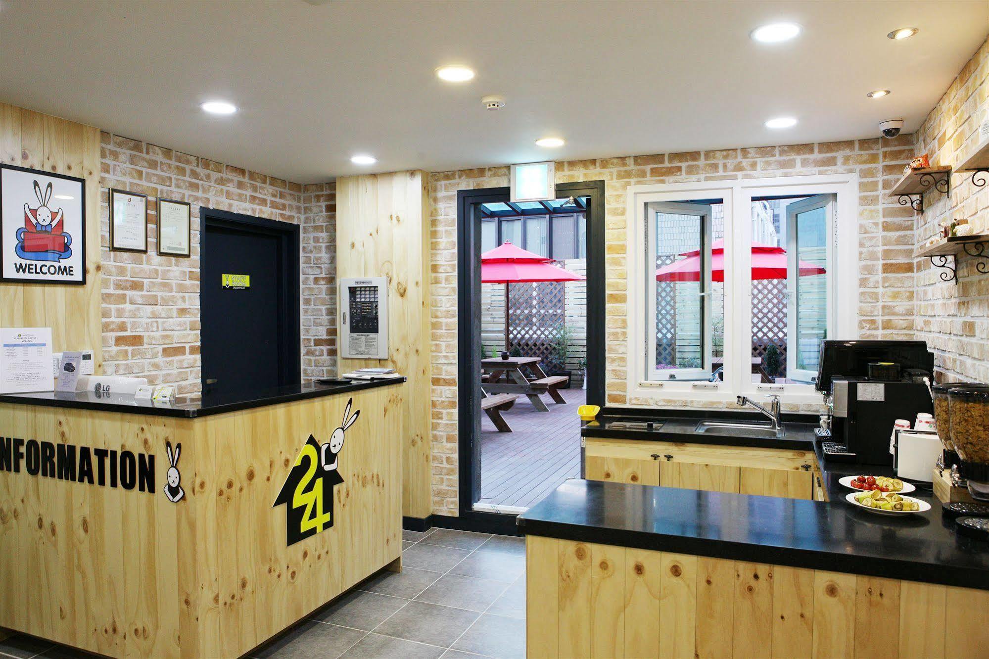 24 Myeongdong Avenue 2* Séoul